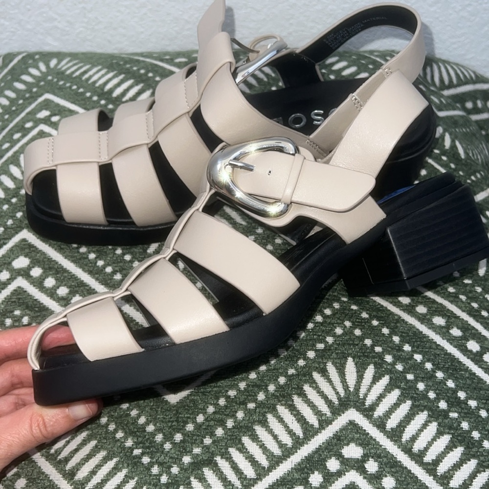 Aerosoles Women's Sport Strapped Sandals - Picture 10 of 12